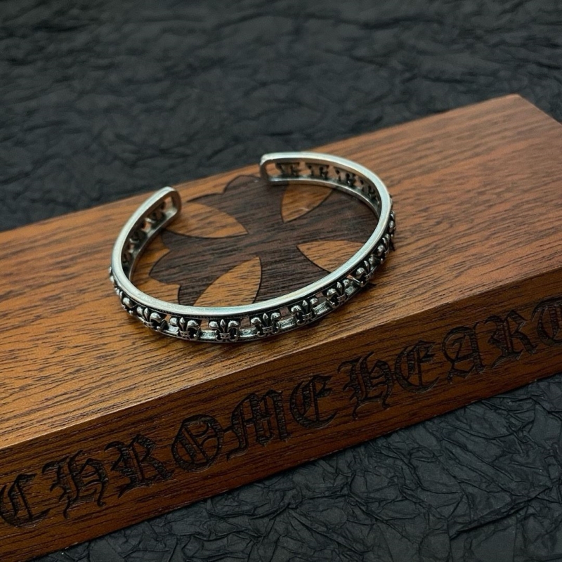 Ch*0me He**ts bracelets